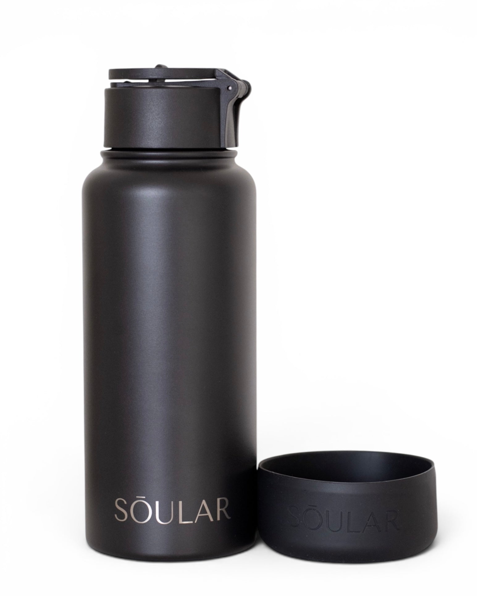 soular magnetic straw lid that holds the phone